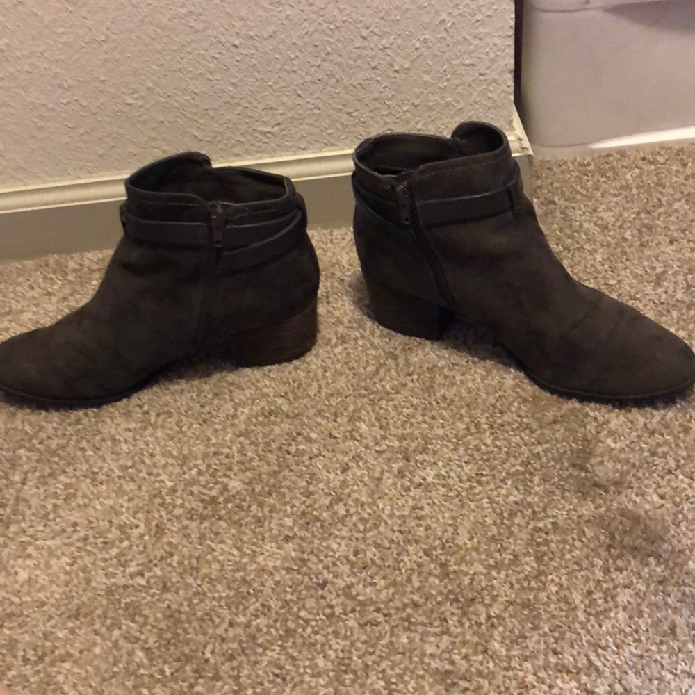 Boots - Picture 3 of 3